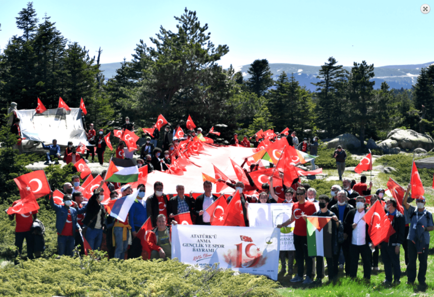 Osmangazi Belediyesi, 19 Mayıs’ı Zirvede Kutladı
